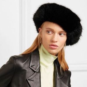 Black Fur Beret